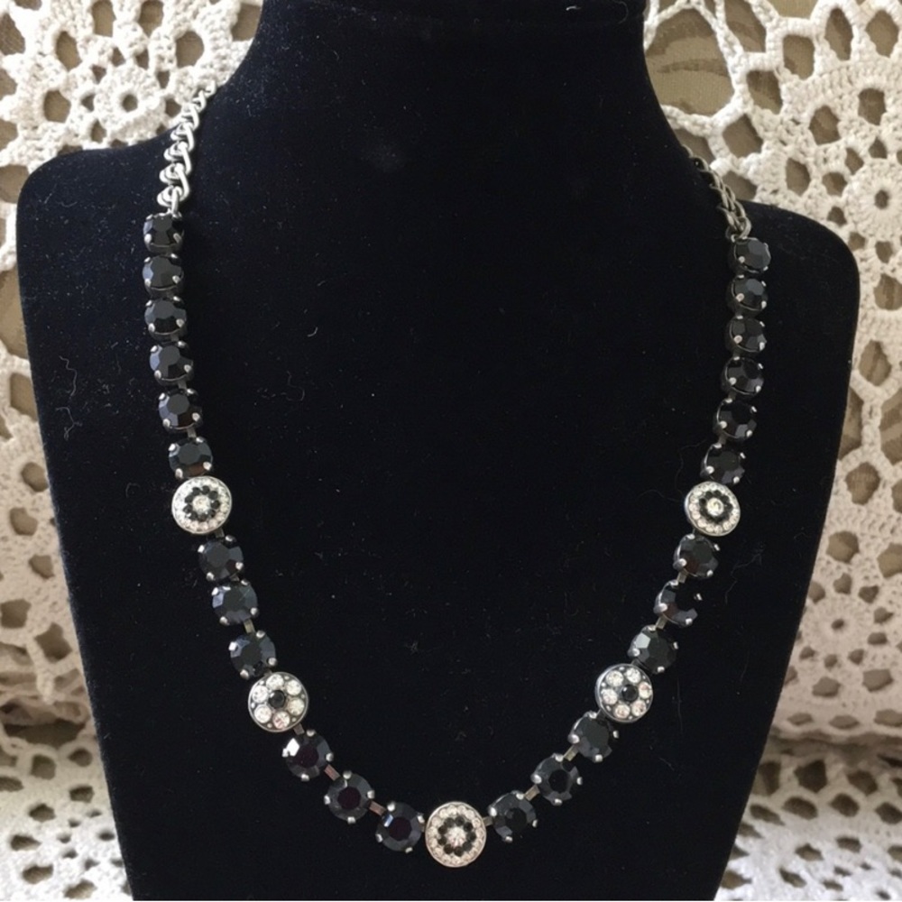 Marianna silver necklace with black stones